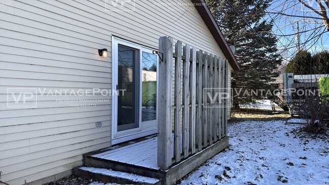 Building Photo - 2721 N Locust St