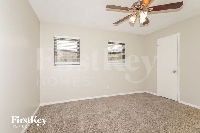 Building Photo - 8202 Amurwood Dr