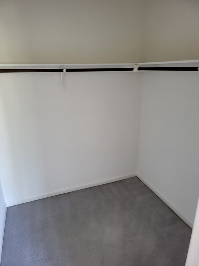 Building Photo - Three Bedroom and Three bathroom home and ...