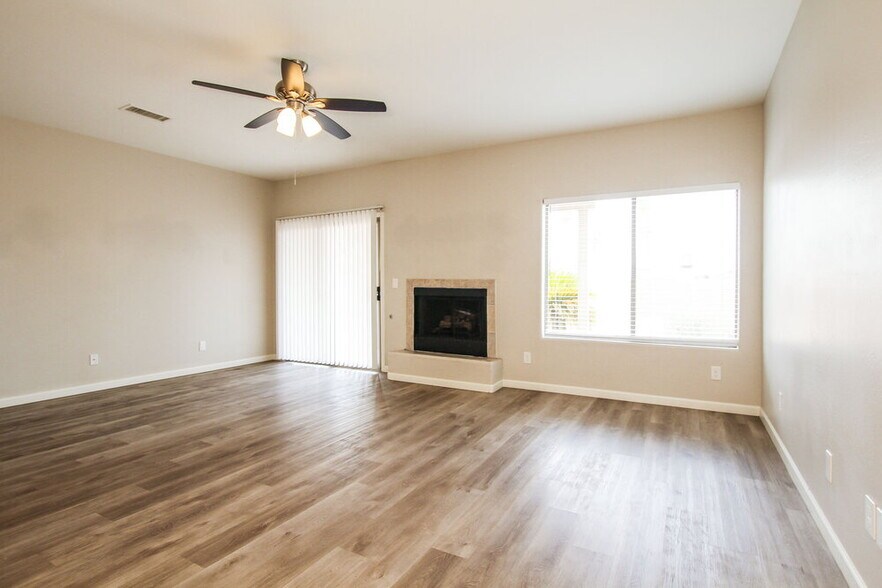 Building Photo - 1211 E Winter Dr