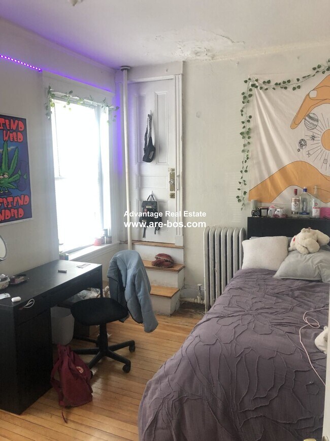 Building Photo - 55 Egmont St