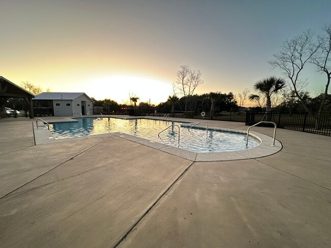 Building Photo - 146 Millet Ave