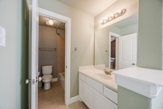 Building Photo - 15516 Mayflower Trail