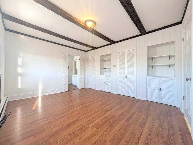 Building Photo - 148 South St