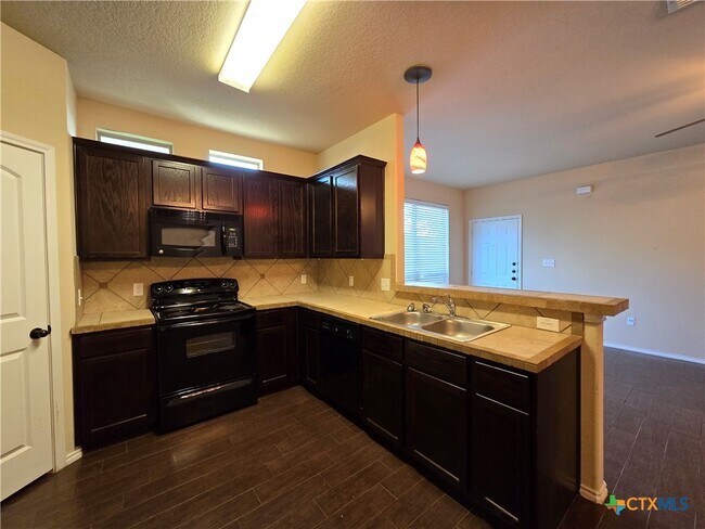 Building Photo - 203 Anne Louise Dr