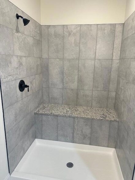 Building Photo - 1925 Cypress Ln