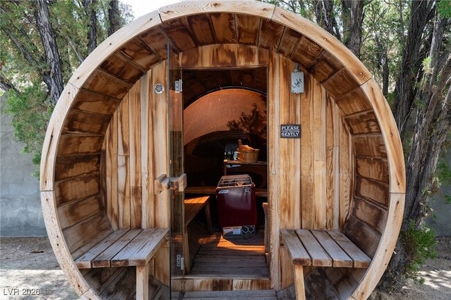 Building Photo - 2940 Rosanna St