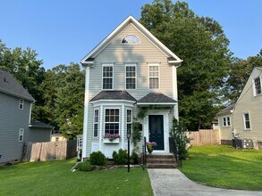 Building Photo - Premier 3BD, 2.5BA House in Downtown Fuqua...