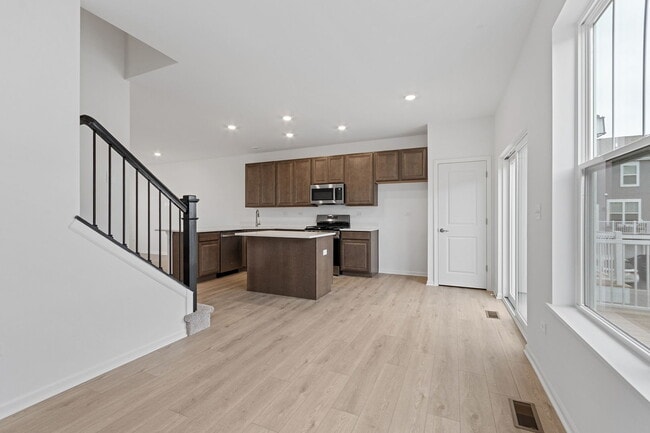 Building Photo - 25644 W Yorkshire Dr