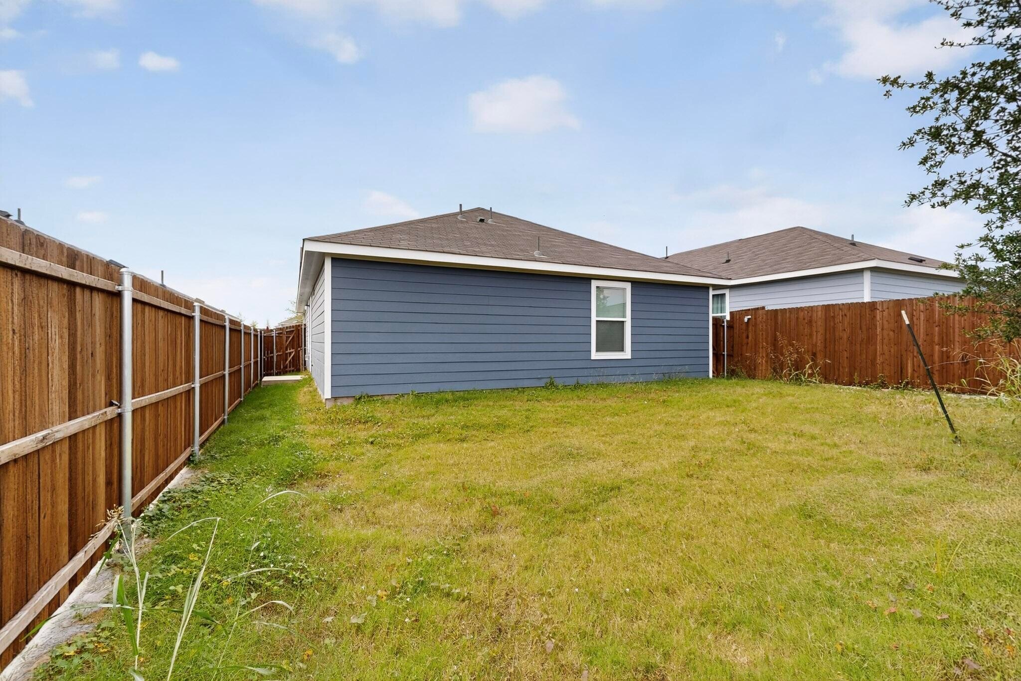 Building Photo - 9216 Grackle Pl