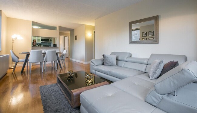 Building Photo - 58 W 91st St