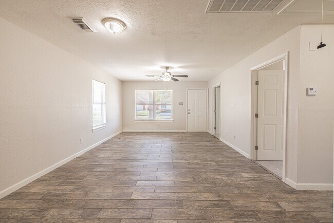 Building Photo - 11915 Greenmesa Dr