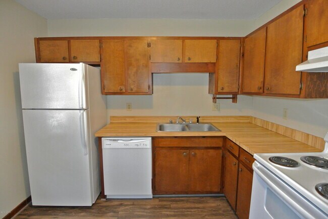 Building Photo - 1106 Karen Dr