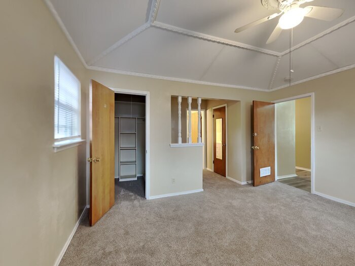 Building Photo - 7108 Ellis Rd