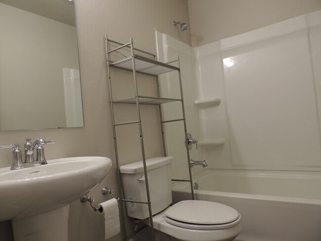 Building Photo - 1200 Cajun St