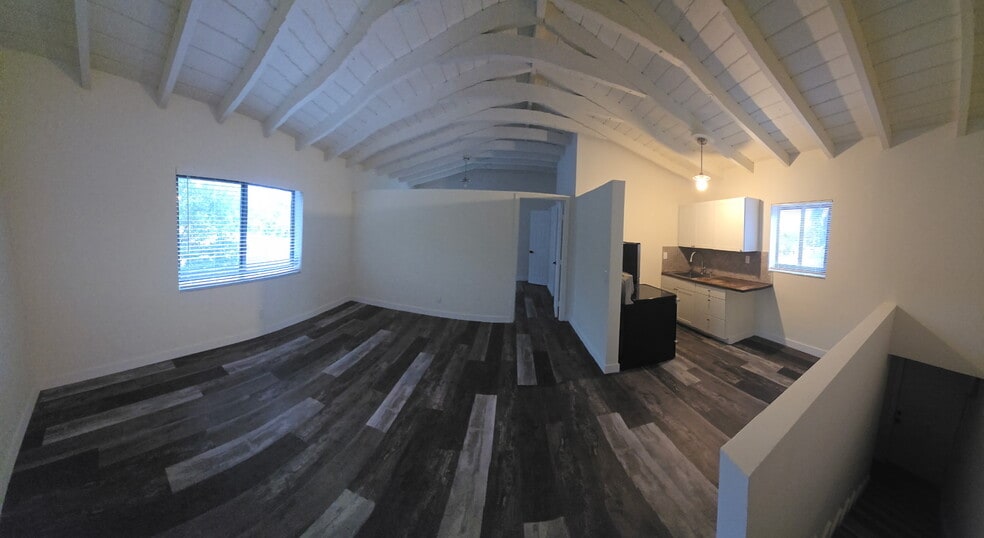 Building Photo - 602 SW 5th Ave