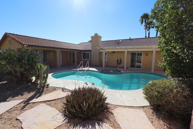 Building Photo - 64900 Desert Air Ct