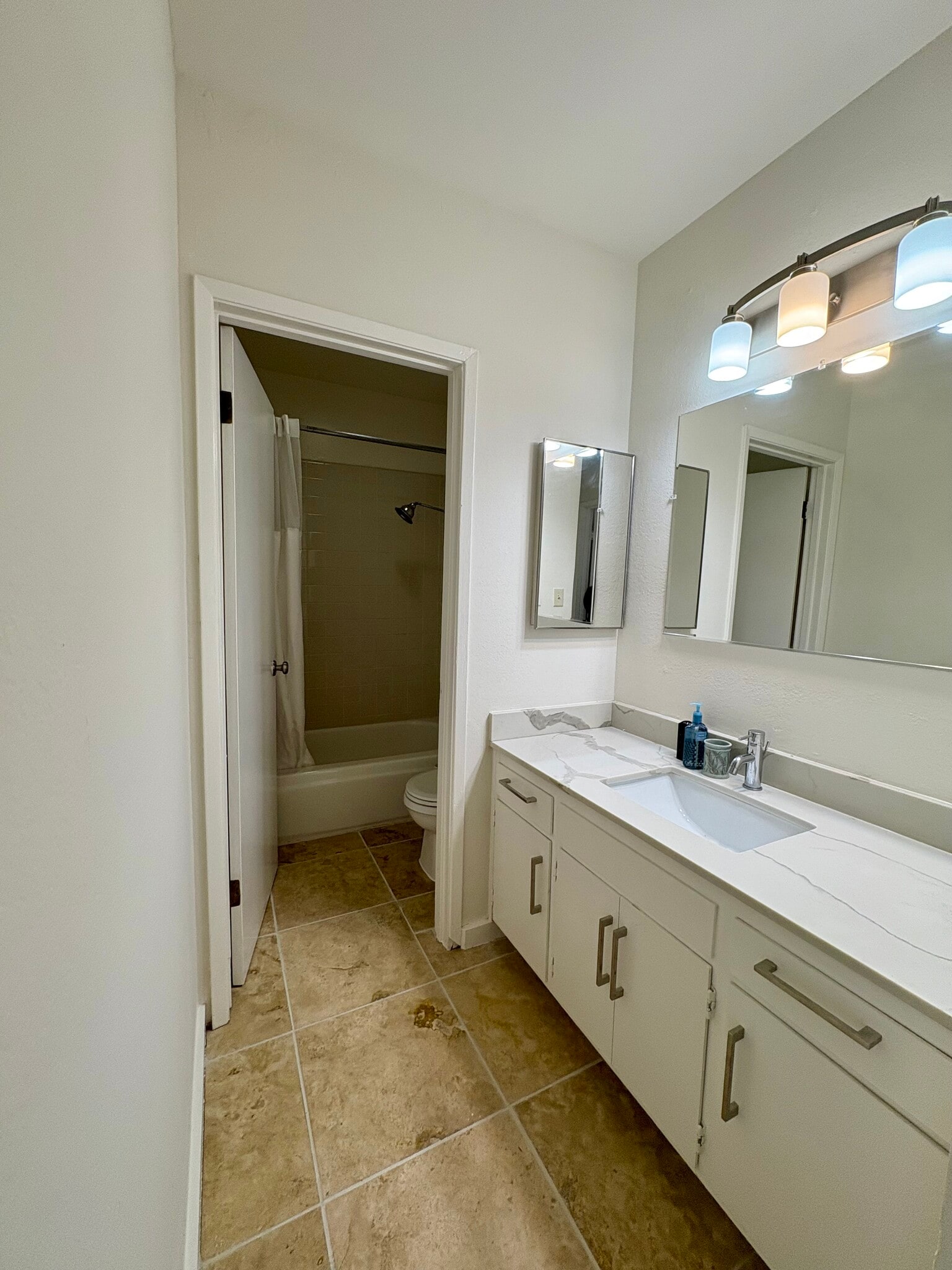 Building Photo - 5671 Cabot Dr