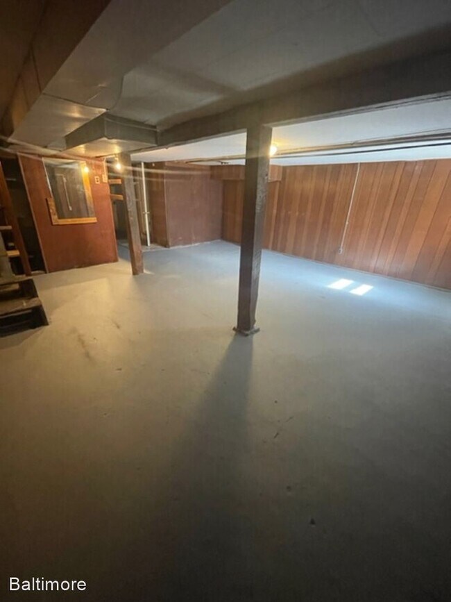 Building Photo - 4 br, 1.5 bath House - 5237 Linden Heights...