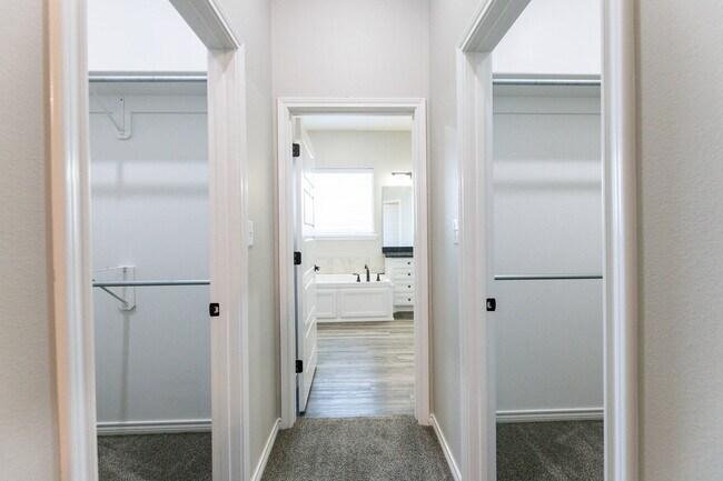Building Photo - Modern 4-Bedroom Home in West Lubbock Just Blocks from new Frenship Schools