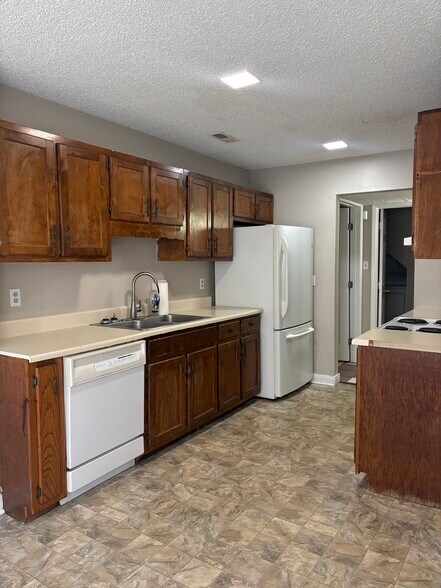 Building Photo - 2817 Wimberly Dr SW