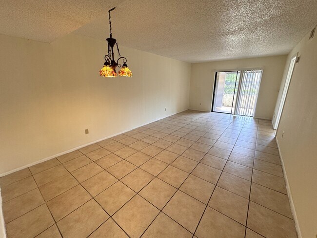 Building Photo - 4989 Puritan Cir