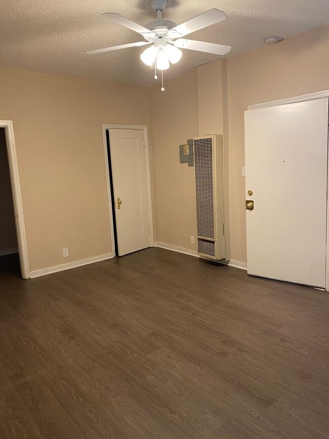 Building Photo - 461 W Colorado St