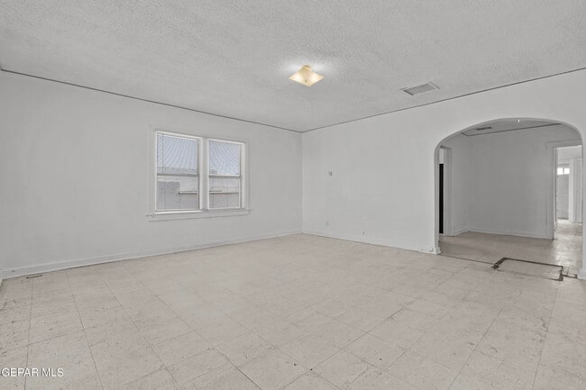 Building Photo - 3418 Frankfort Ave