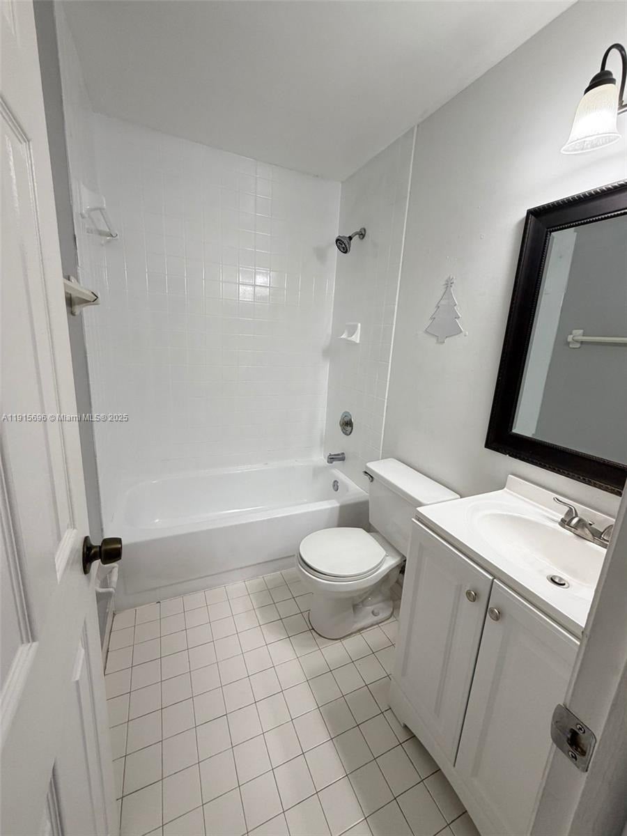 Building Photo - 3375 W 76th St