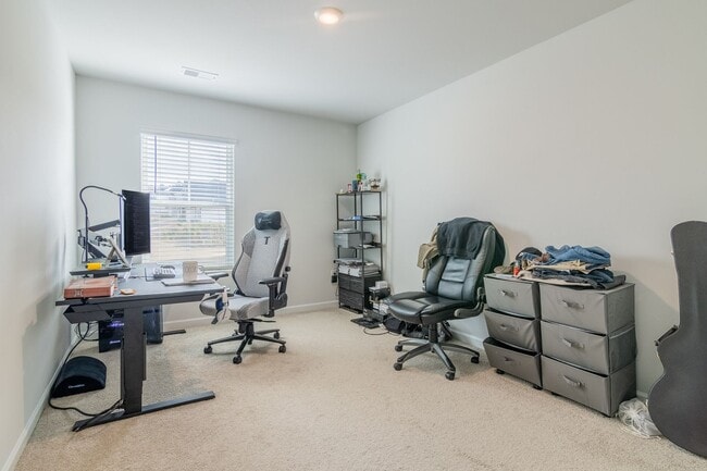 Building Photo - Like New Home in Grovetown