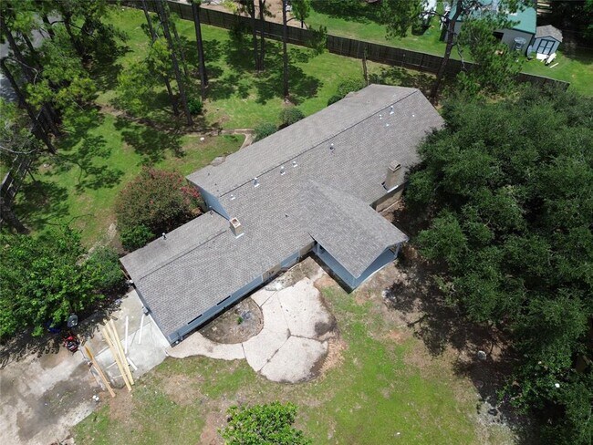 Building Photo - 8219 Wateka Cir
