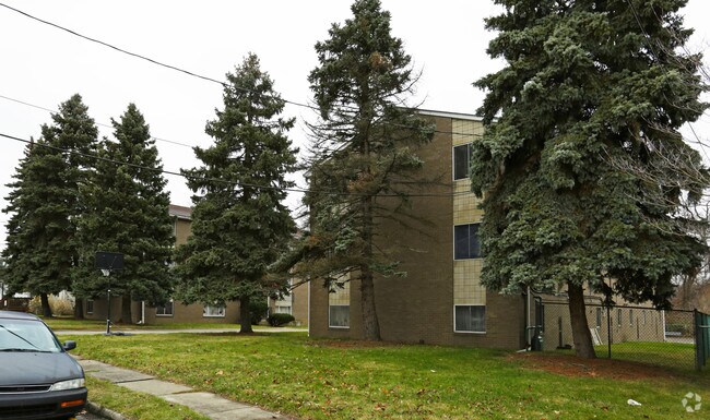 Yard - 73-81 N Duane St