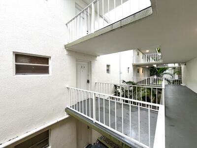 Building Photo - 4215 N University Dr