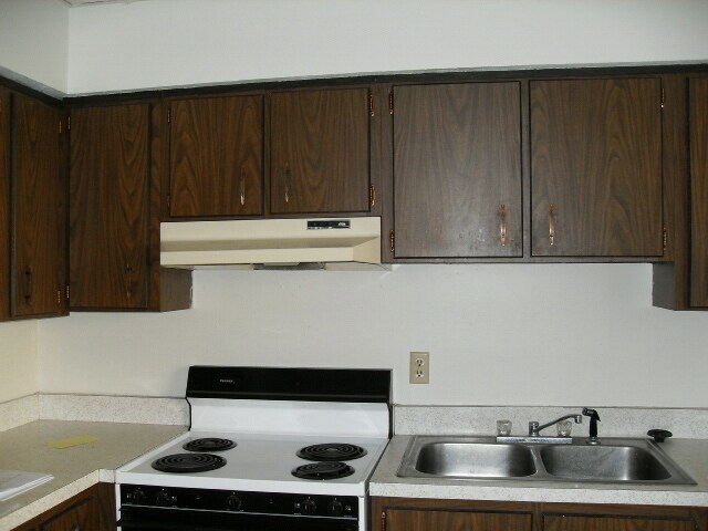 Building Photo - 5058 Hibbs Dr