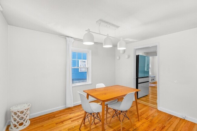 Building Photo - 567 Poplar St