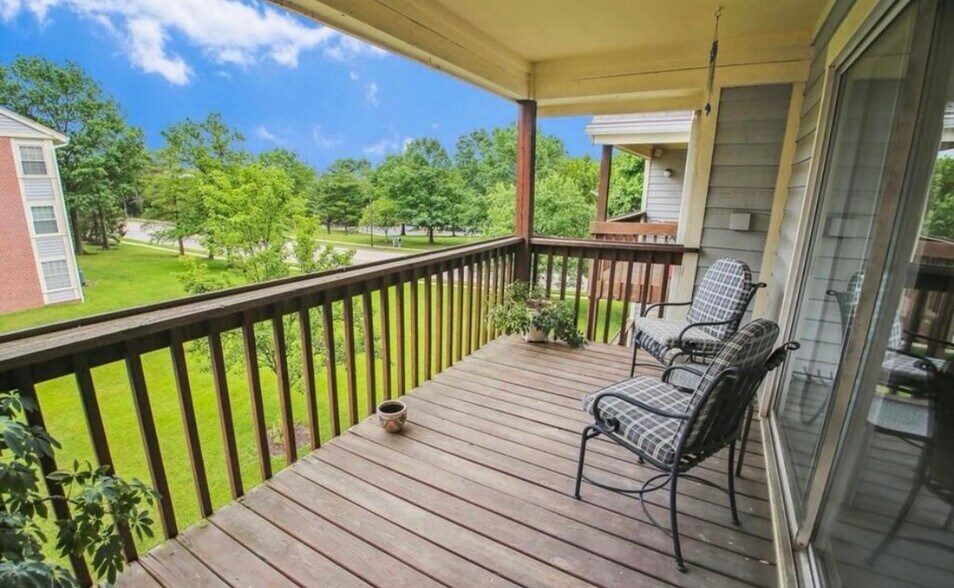 Building Photo - 116 Water Fountain Way