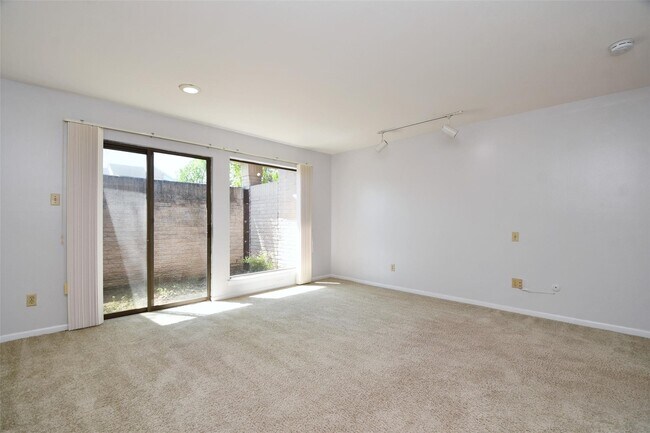 Building Photo - 7718 Moondance Ln