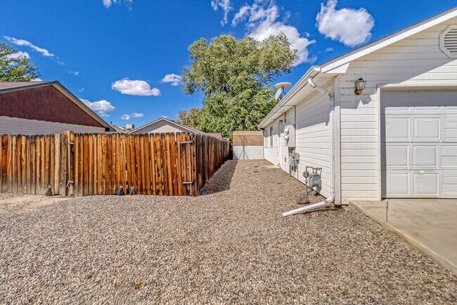 Building Photo - 485 Rambling Acres Rd