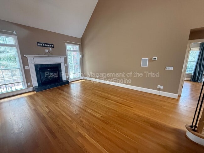 Building Photo - 2528 N Beech Ln