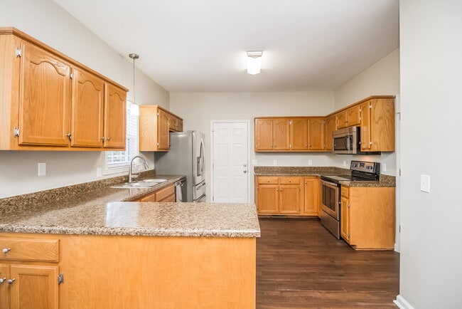 Building Photo - 128 Cedar Forest Dr
