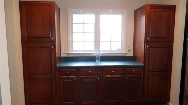 Building Photo - 4 Bedroom Single Family Rental in Great Du...