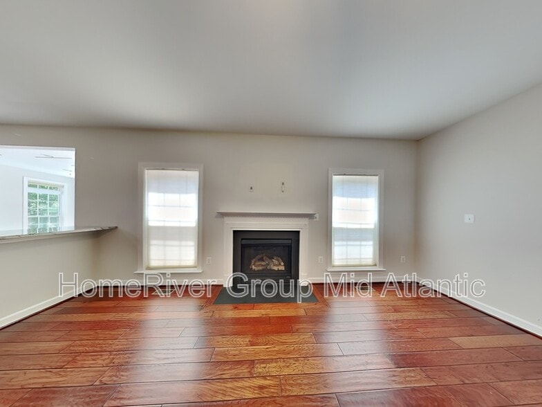 Building Photo - 16475 Kramer Estate Dr