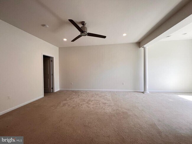 Building Photo - 23480 Logans Ridge Terrace