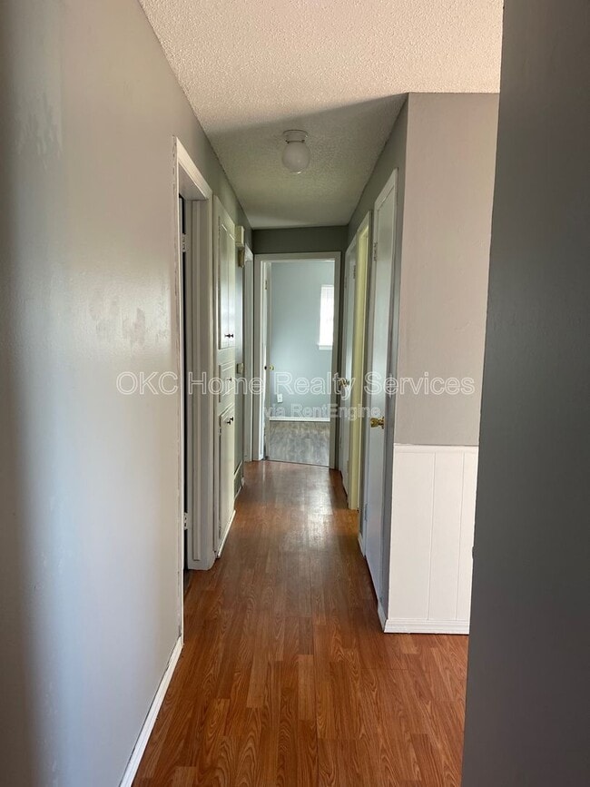Building Photo - 513 Sunnyside Pl