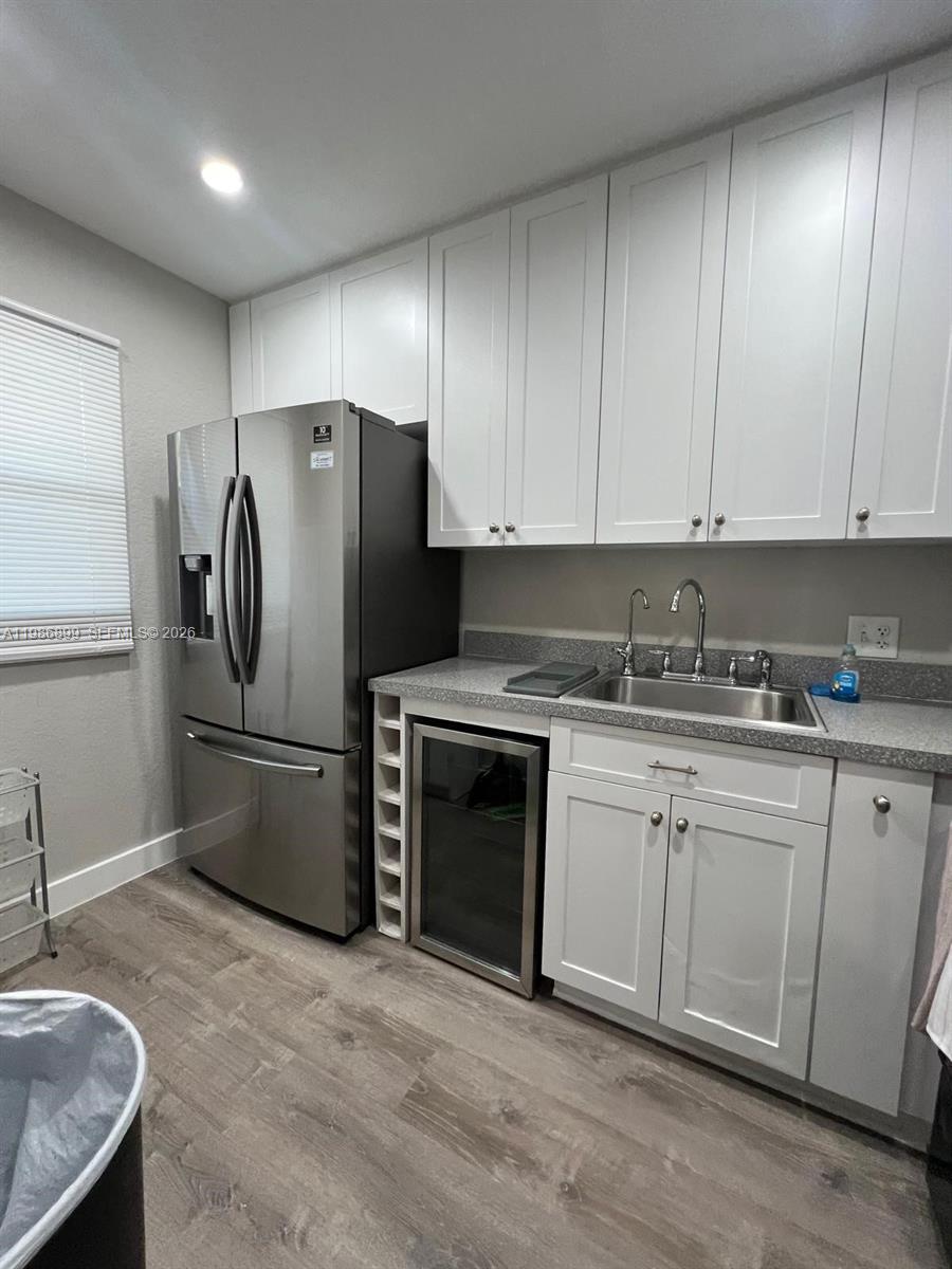 Building Photo - 1432 S Lakeside Dr