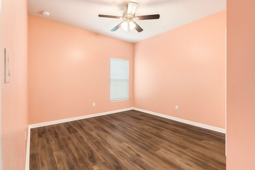 Building Photo - 2803 Winglewood Cir