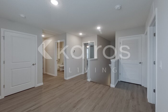 Building Photo - 8590 SW 43rd Ter