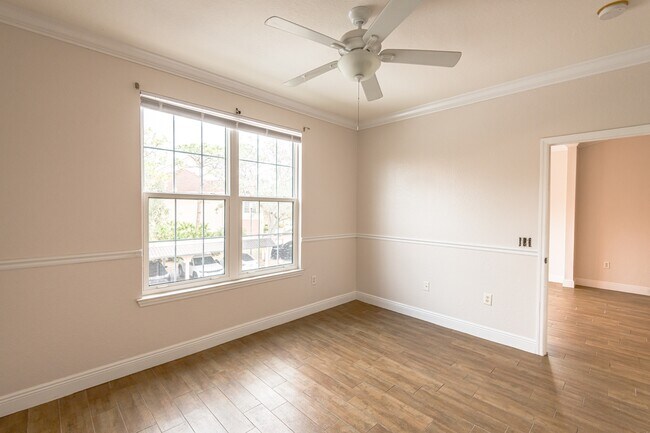 Building Photo - 4142 Central Sarasota Pkwy