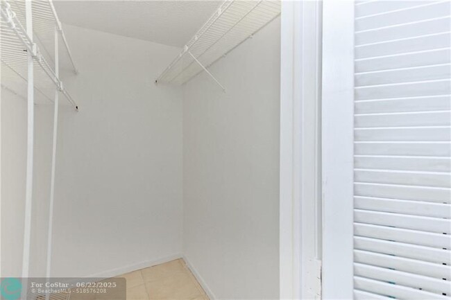Building Photo - 4156 NW 90th Ave