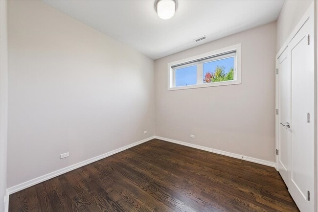 Building Photo - 2158 W Adams St